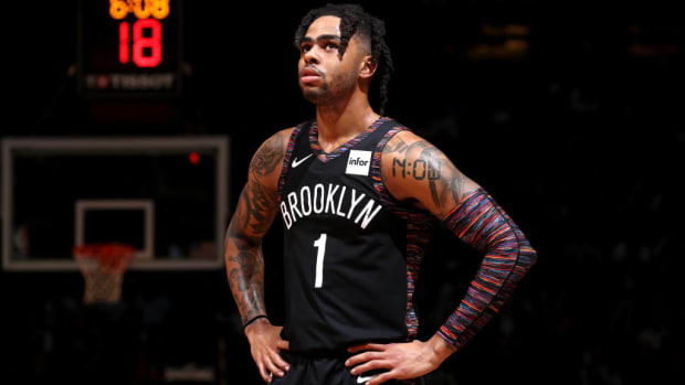 russell-nba-free-agency-sign.jpg